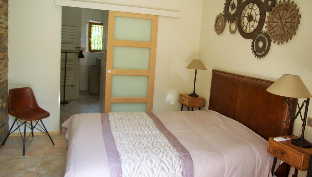 Domaine Les Cigales Bed & Breakfast Mouans-Sartoux Room photo