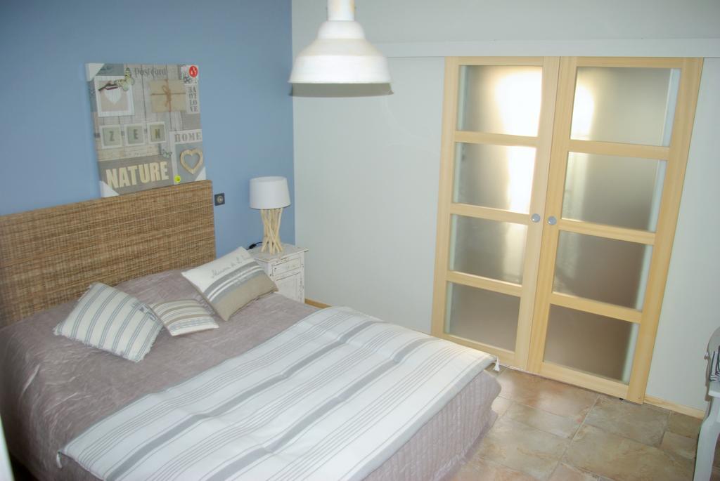 Domaine Les Cigales Bed & Breakfast Mouans-Sartoux Room photo